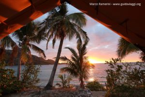 L'alba, Kuata, Isole Yasawa, Figi. Autore e Copyright Marco Ramerini