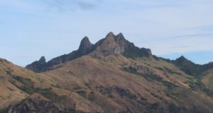 Le spettacolari montagne dell'isola di Waya, Isole Yasawa, Figi. Autore e Copyright Marco Ramerini