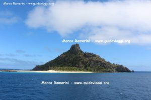 Una delle tappe della crociera alle isole Mamanuca è Monuriki Island, Mamanuca, Figi. Autore e Copyright Marco Ramerini.