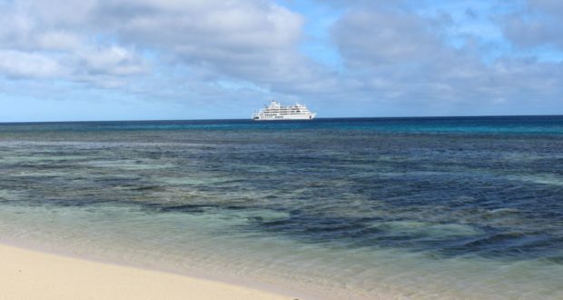 Reef Endevour, Captain Cook Cruises, Figi. Autore e Copyright Marco Ramerini