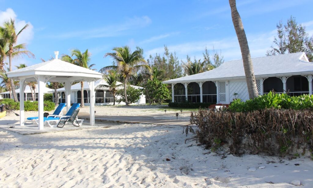 Two-Bedroom Beachfront Bungalow, Cape Santa Maria Beach Resort, Long Island, Bahamas. Autore e Copyright Marco Ramerini
