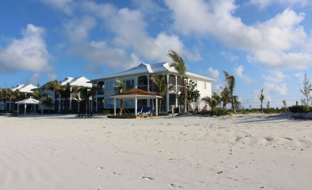 Una villa, Cape Santa Maria Beach Resort, Long Island, Bahamas. Autore e Copyright Marco Ramerini