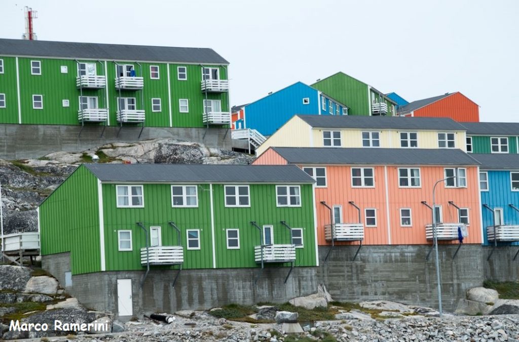 Case colorate ad Ilulissat, Groenlandia. Autore e Copyright Marco Ramerini.
