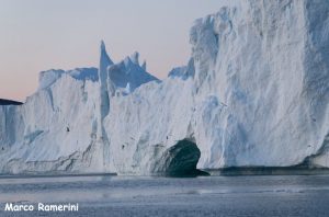 Icebergs lungo la costa della Groenlandia. Autore e Copyright Marco Ramerini