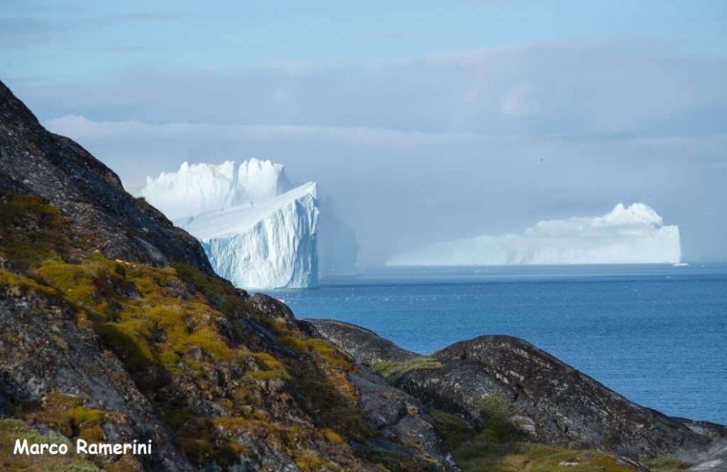 Terra e ghiaccio, Disko Bay, Groenlandia. Autore e Copyright Marco Ramerini
