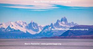 Il Cerro Torre e il Monte Fotz Roy visti dal Lago Viedma vicino a La Leona, Argentina. Autore e Copyright Marco Ramerini
