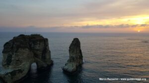 Tramonto sugli scogli del Piccione, Beirut, Libano. Autore e Copyright Marco Ramerini